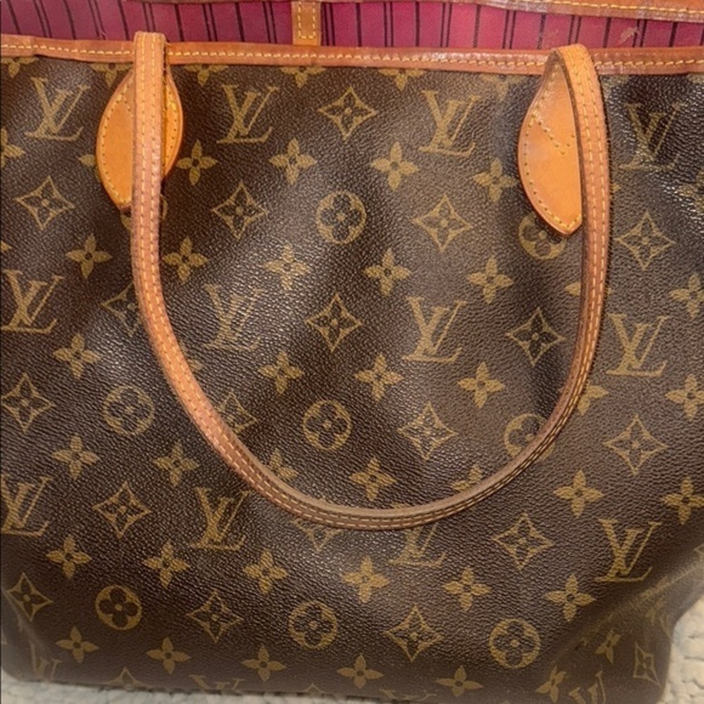 Louis Vuitton never full MM Monogram Tote with Gold Hardware